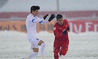 Yakhshiboev (trái) ở chung kết U23 châu Á