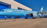 Các đại gia Ngoại hạng Anh cử dàn chuyên cơ đi đón các sao Nam Mỹ