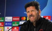 Hành động thiếu chuyên nghiệp, HLV Atletico vẫn cố cãi