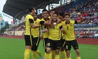 Bị cầm chân, Malaysia vẫn chắc ngôi đầu