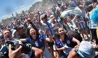 Thủ đô Argentina chìm trong mưa nước mắt vì hạnh phúc