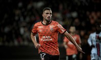 Pau FC chiêu mộ ‘hàng hiệu’ từ Ligue 1, Quang Hải càng ít cơ hội