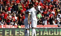 &apos;Gà son&apos; Asensio hỏng penalty, Real nhận thất bại ê chề 