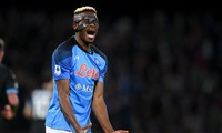 Napoli thua sốc, Inter và Milan thắp lên hy vọng mong manh