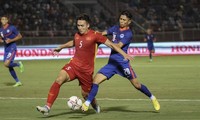 Chủ tịch LĐBĐ Singapore lo lắng khi đội nhà chung bảng với Việt Nam tại SEA Games