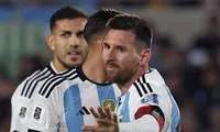 Tranh cãi việc Messi bị cựu cầu thủ Barca &apos;phun mưa&apos; vào lưng 