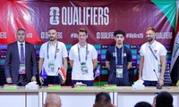 Trước trận gặp Việt Nam, HLV tuyển Iraq kêu gọi các học trò &apos;tỏ thái độ chuyên nghiệp&apos;