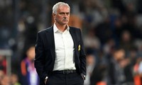 Jose Mourinho chính thức trắng tay, phát biểu đầy cay cú khi bị đối thủ chọc tức