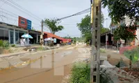 Dự án đường gần 500 tỷ thi công ì ạch do vướng cột điện