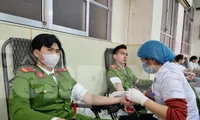 Cán bộ, sinh viên, chiến sĩ lực lượng vũ trang Thái Bình sôi nổi tham gia Chủ nhật Đỏ