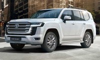 Toyota Land Cruiser 300 chuẩn bị đón đợt nâng cấp đầu tiên