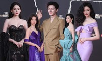 Đêm hội Tầm nhìn Weibo: Triệu Lộ Tư đẹp nhưng hơi già, visual Cảnh Điềm &quot;gánh còng lưng&quot;