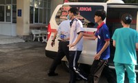 TPHCM: Một thí sinh đến điểm thi tốt nghiệp bằng xe cấp cứu