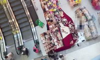 Động thái của Vạn Hạnh Mall sau 3 vụ rơi lầu; 4 người cùng gia đình bị xe chở rác tông tử vong