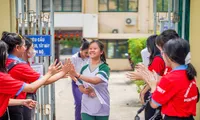 Hơn 70.000 thí sinh TPHCM làm thủ tục thi vào lớp 10