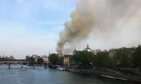 Nhà thờ Đức Bà Paris là công trình nổi tiếng không chỉ ở nước Pháp mà còn trên thế giới, mang đậm giá trị tôn giáo và nghệ thuật, đã bất ngờ gặp hỏa hoạn