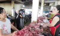 Không để người tiêu dùng phải &apos;mua thịt lợn giá rẻ trên tivi&apos;