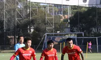 Giấc mơ đang dần trở thành sự thật với Tô Văn Vũ (số 33), một tuyển thủ có xuất phát điểm không giống bất kỳ tuyển thủ nào khác. Ảnh: Anh Đoàn