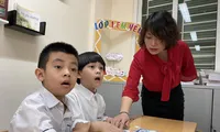 SGK tăng giá, phụ huynh thêm gánh nặng chi phí. Ảnh: Quỳnh Anh