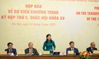 Phó Chủ nhiệm Ủy ban Pháp luật và Tư pháp Nguyễn Phương Thủy (đứng). Ảnh: Như Ý