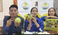 Độc đáo &apos;phiên chợ điện tử&apos; của thanh niên