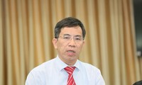 Người dân phải giám sát được việc nêu gương