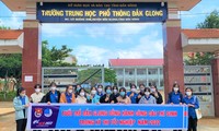 Nhiều sĩ tử vượt 100 km đồi núi đi thi, đoàn thanh niên &apos;lên dây cót&apos; tiếp sức Gen Z vượt vũ môn