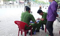 Người đàn ông nghi &apos;ngáo đá&apos; đâm liên tiếp 3 người đi đường tại TPHCM 
