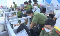 Khởi tố 13 nhân viên công ty tài chính nước ngoài chuyên ghép ảnh &apos;nóng&apos; để đòi nợ 