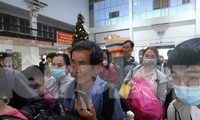 Trưa 25 tháng Chạp, ga Sài Gòn chật ních hành khách về quê đón Tết 