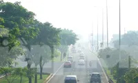 Hình ảnh sương mù bao phủ TPHCM sáng nay