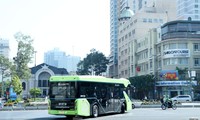 Tuyến xe buýt điện đầu tiên lỗ gần 30 tỉ đồng, TP HCM lên phương án &apos;giải cứu&apos; như nào?