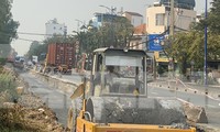 Cận cảnh dự án mở rộng đường vào cảng Cát Lái đang được tái thi công 