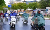 Nắng nóng giảm, Nam bộ đón mưa dông