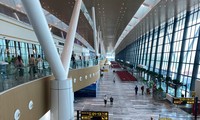 Nhà ga T3 sân bay Tân Sơn Nhất bị dột nước 