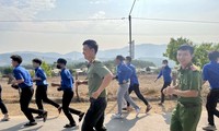 Thanh niên Kon Tum chạy bộ gây quỹ, xây nhà văn hóa