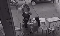 Xôn xao clip phụ huynh đá vào mặt nữ học sinh
