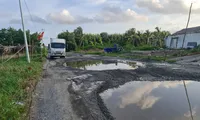 Đường vào di tích quốc gia xuống cấp nghiêm trọng