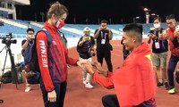 Ngôi sao Việt Nam giành HCV SEA Games 31, cầu hôn bạn gái giữa Mỹ Đình