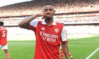 Gabriel Jesus được đưa lên mây sau màn trình diễn siêu hạng trước Leicester