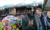 Ronaldo phớt lờ huyền thoại MU vì bị chê hết thời