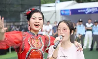 Hà Myo rủ sinh viên hát xẩm ở Ngày thẻ Việt Nam 2023 - Sóng Festival