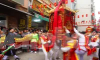 Lễ hội rước kiệu bay náo loạn đường phố Hà Nội