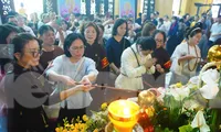 Hàng nghìn người đổ về chùa Quán Sứ trước ngày cung rước xá lợi Phật