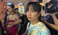 Ốc Thanh Vân thất thần vì bị kẻ gian móc mất điện thoại ngay giữa sự kiện