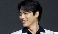 Khoảnh khắc Hyun Bin cười ngại ngùng khi được chúc mừng sắp lên chức bố gây &apos;sốt&apos;