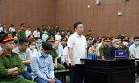 Cựu Phó Chủ tịch UBND TP Hà Nội: &apos;Chúng ta vì tiền mà phạm tội, hãy thẳng thắn nhận sai&apos;