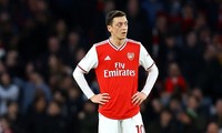 Mesut Ozil đặt mình vào thế đối đầu với Arsenal?