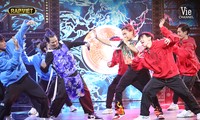 ‘Rap Việt’ bùng nổ với đại chiến Sơn Tinh – Thủy Tinh, Karik tung nón vàng cuối cùng