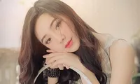 Dân mạng &apos;xốn xang&apos; trước vẻ đẹp mong manh ma mị của Quỳnh Kool 